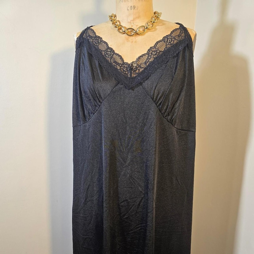 Comfort Choice black lace trim nightgown size 34/36